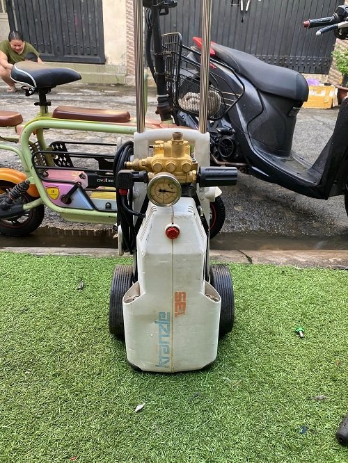 THANH LY MAY RUA XE CU – KRANZLE 135 – BINH HUNG HOA TPHCM 1